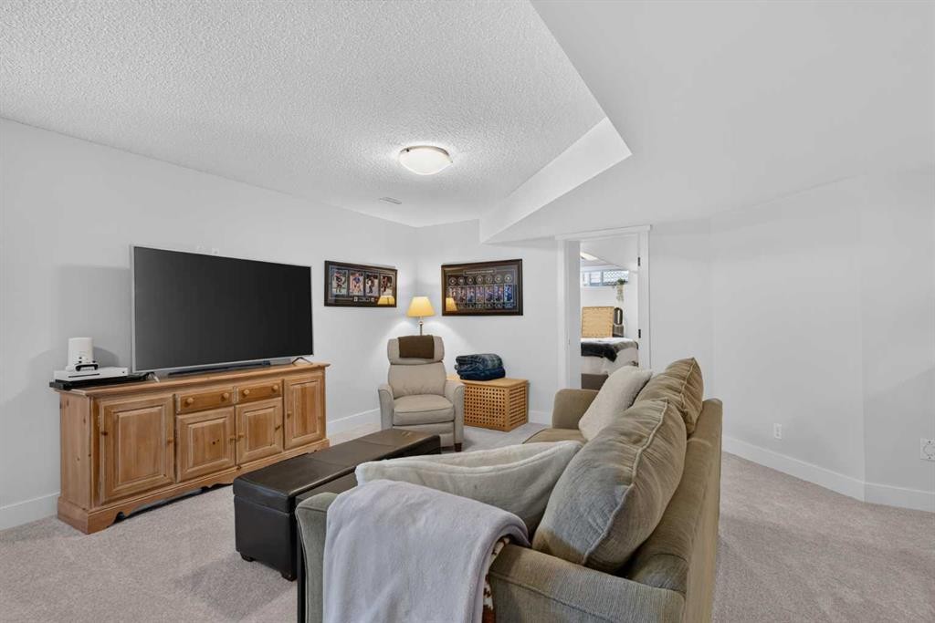 113 Hidden Creek Park Nw, Calgary, AB
