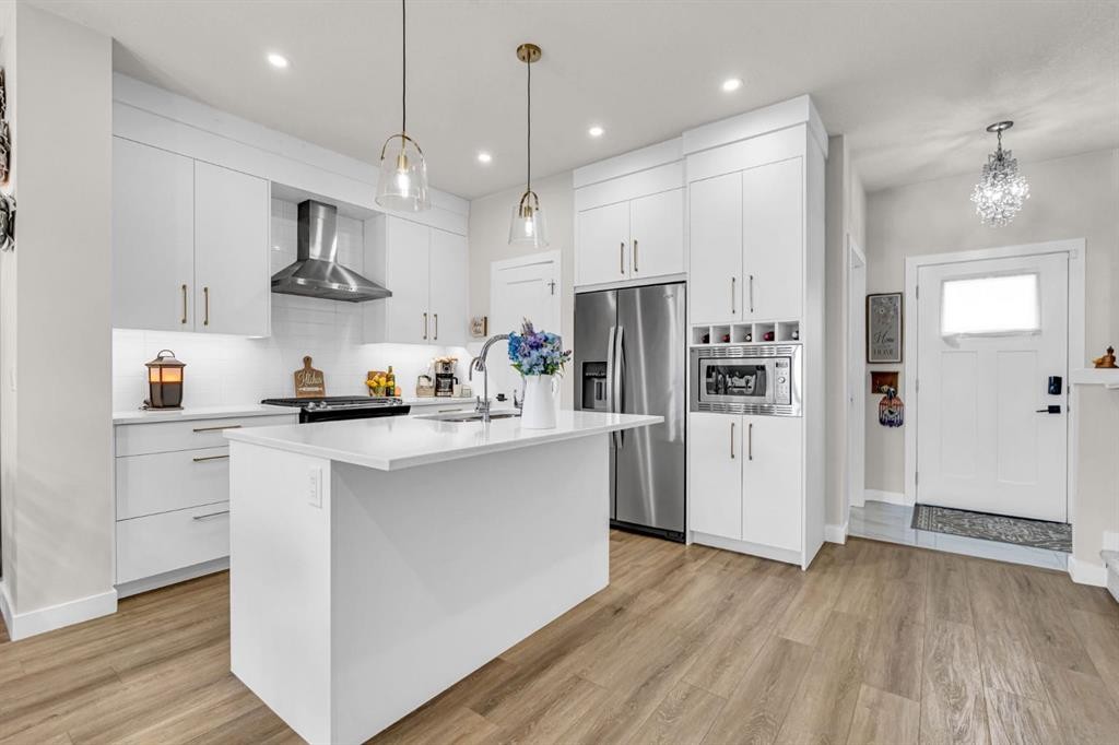 337 Chelsea Hollow, Chestermere, AB