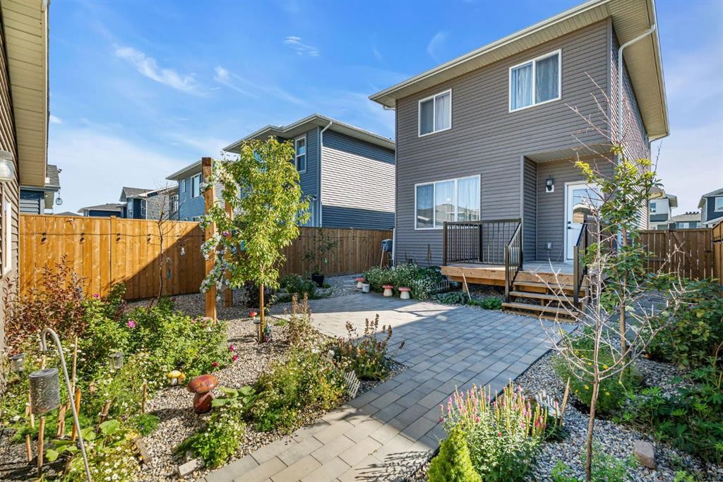 337 Chelsea Hollow, Chestermere, AB