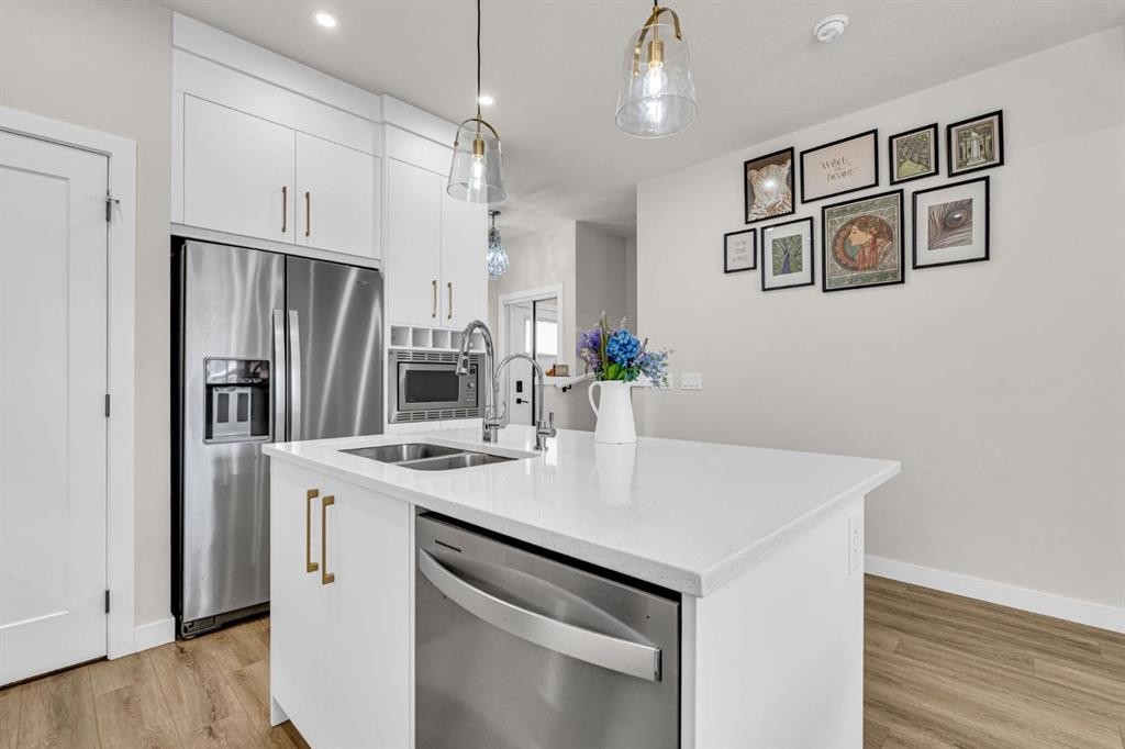337 Chelsea Hollow, Chestermere, AB