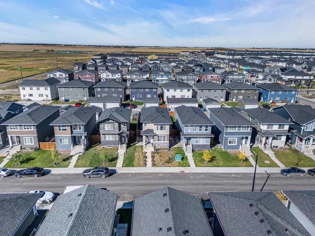 337 Chelsea Hollow, Chestermere, AB