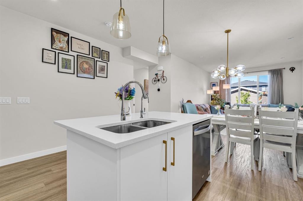 337 Chelsea Hollow, Chestermere, AB