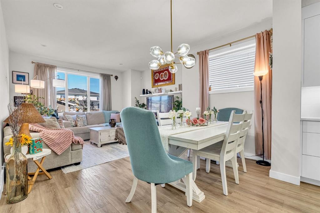 337 Chelsea Hollow, Chestermere, AB