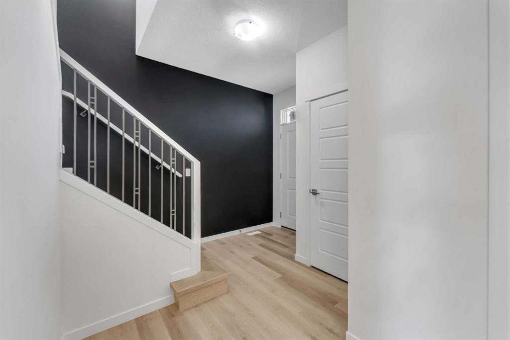 31 Corner Meadows Grove Ne, Calgary, AB