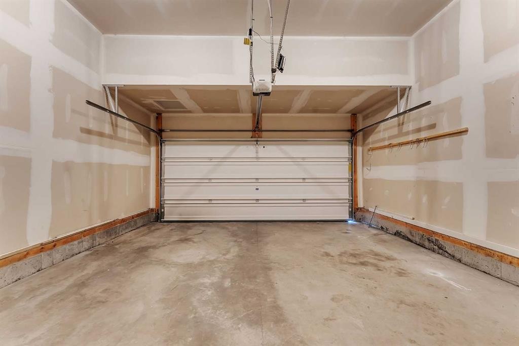 31 Corner Meadows Grove Ne, Calgary, AB