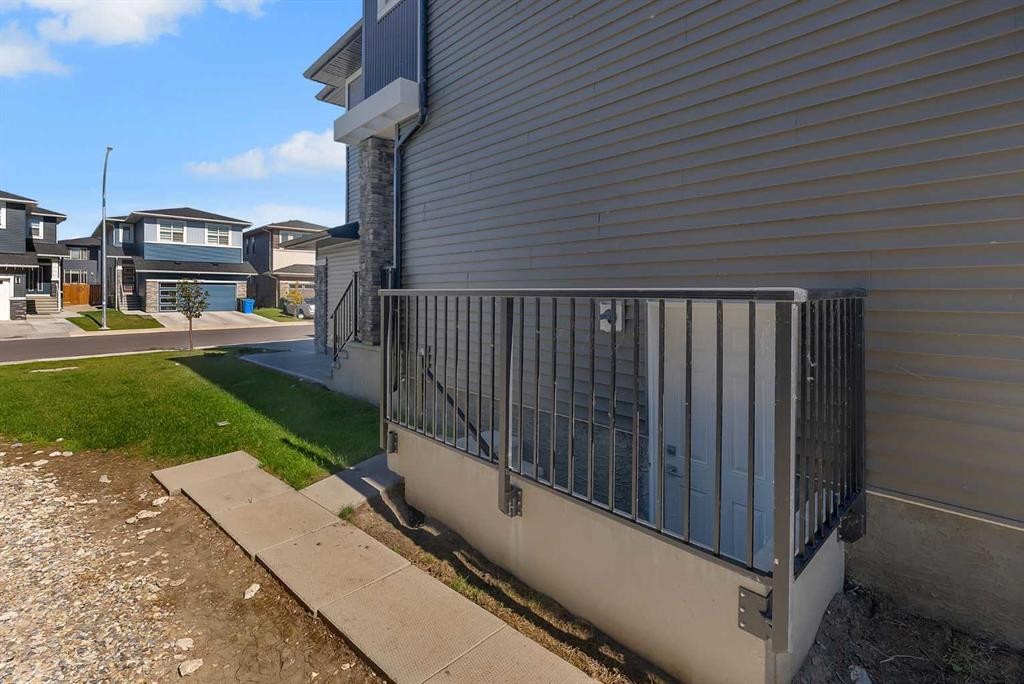 31 Corner Meadows Grove Ne, Calgary, AB