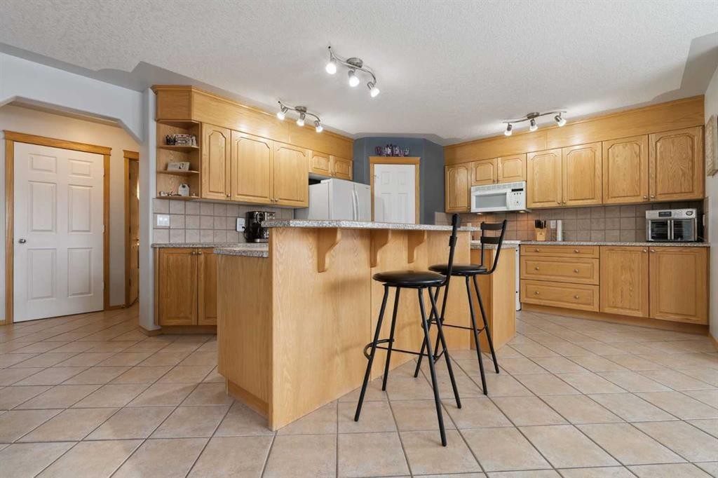 115 Cove Crescent, Chestermere, AB
