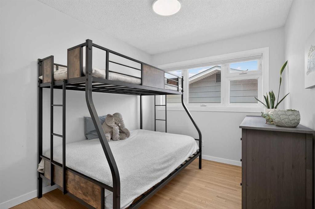 10704 Maplecrest Road Se, Calgary, AB