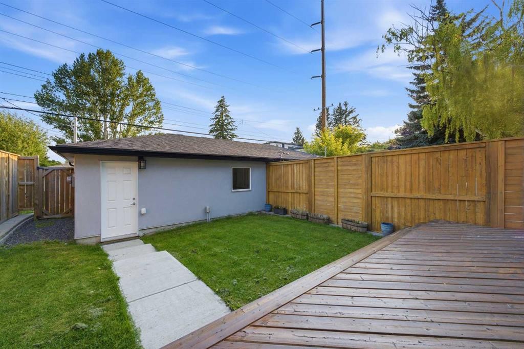 225 33 Avenue Ne, Calgary, AB