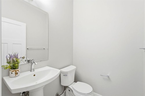 290 Masters Avenue Se, Calgary, AB 