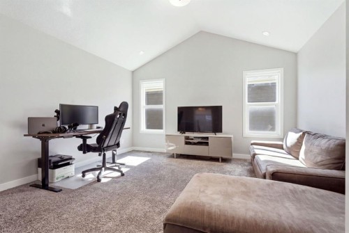 290 Masters Avenue Se, Calgary, AB 