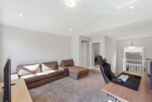 290 Masters Avenue Se, Calgary, AB 