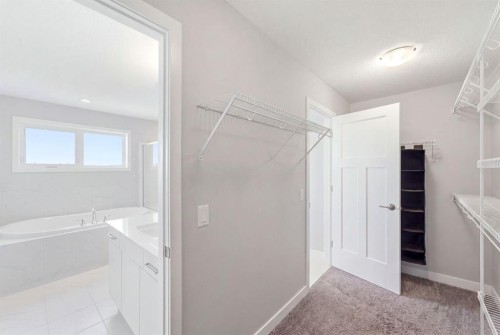 290 Masters Avenue Se, Calgary, AB 