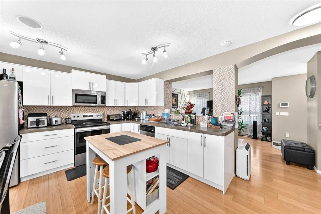 223 Skyview Ranch Way Ne, Calgary, AB