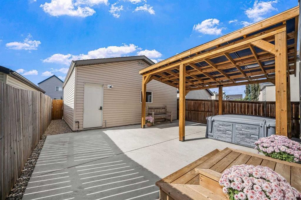 207 Copperpond Road Se, Calgary, AB