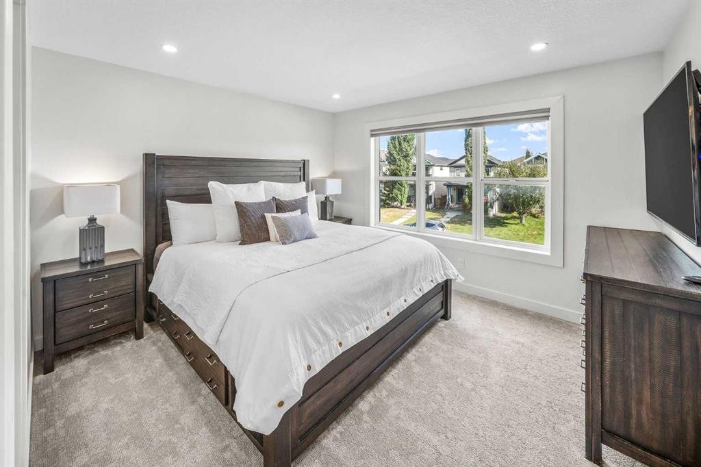 207 Copperpond Road Se, Calgary, AB