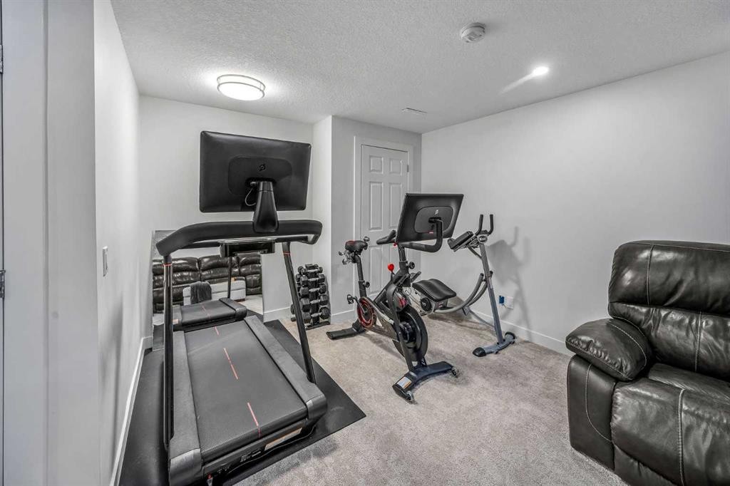 207 Copperpond Road Se, Calgary, AB