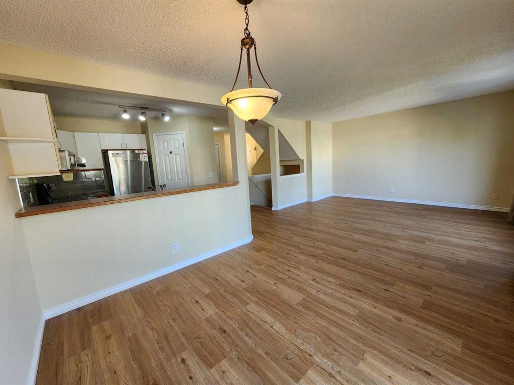717 Harvest Hills Drive Ne, Calgary, AB