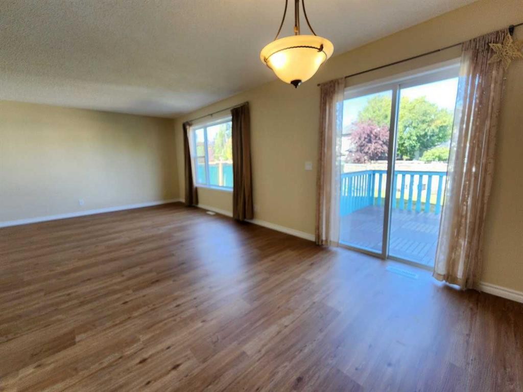 717 Harvest Hills Drive Ne, Calgary, AB