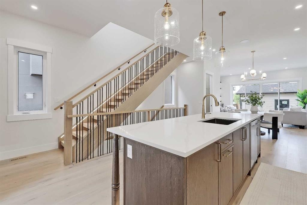 1007 18 Avenue Nw, Calgary, AB