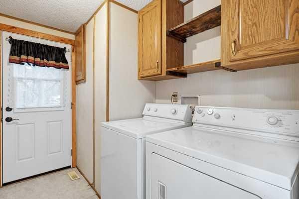 2000-21St Ave, Bowden, AB