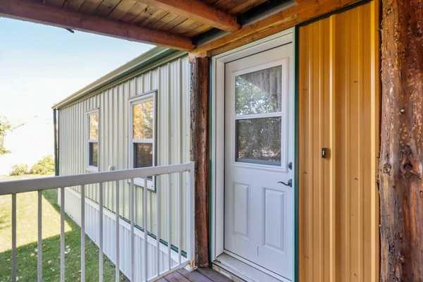 2000-21St Ave, Bowden, AB