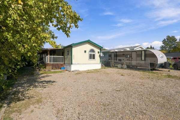2000-21St Ave, Bowden, AB