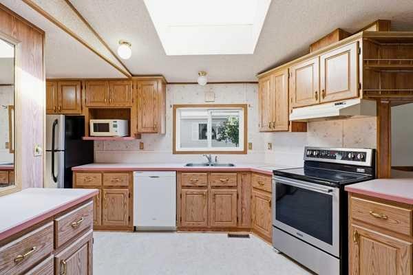 2000-21St Ave, Bowden, AB