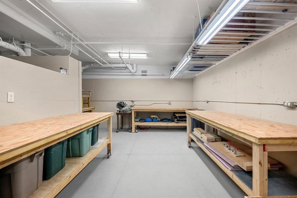 1108-1108 Hawksbrow Point Nw, Calgary, AB