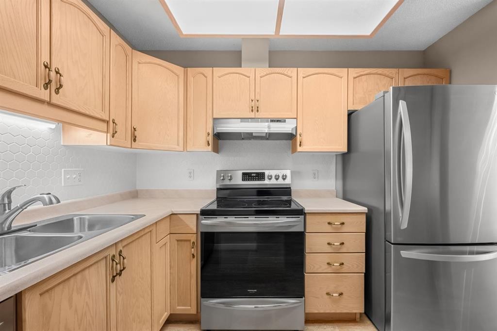 1108-1108 Hawksbrow Point Nw, Calgary, AB