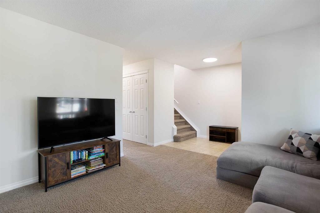 283 Evansdale Way Nw, Calgary, AB