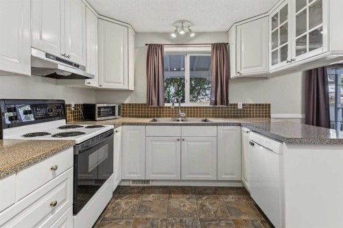 22 Deermeade Bay Se, Calgary, AB 