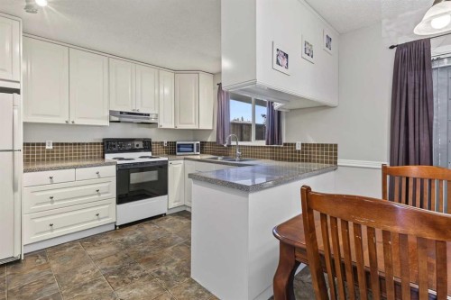 22 Deermeade Bay Se, Calgary, AB 