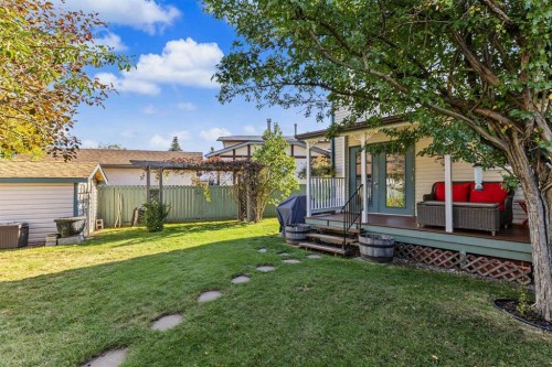 22 Deermeade Bay Se, Calgary, AB 