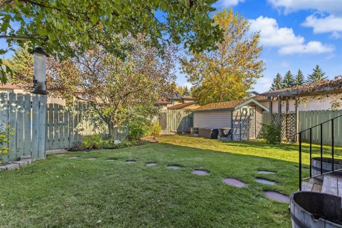22 Deermeade Bay Se, Calgary, AB 