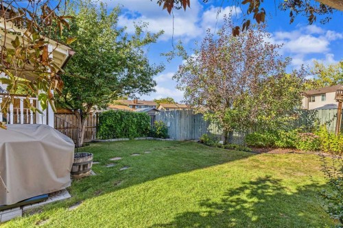 22 Deermeade Bay Se, Calgary, AB 