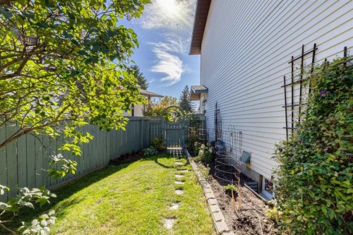 22 Deermeade Bay Se, Calgary, AB 