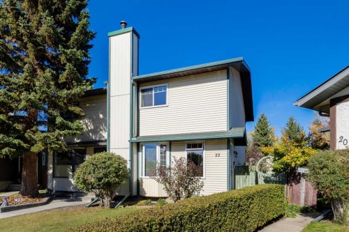 22 Deermeade Bay Se, Calgary, AB 