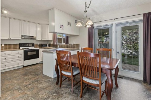 22 Deermeade Bay Se, Calgary, AB 