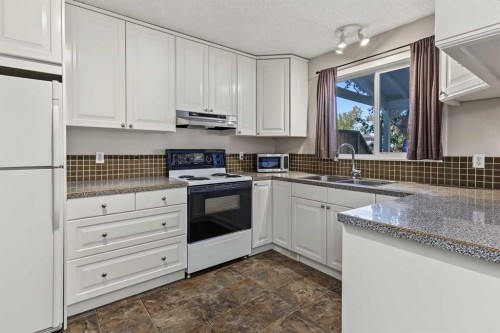 22 Deermeade Bay Se, Calgary, AB 