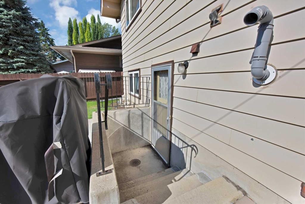 256 Parkwood Close Se, Calgary, AB