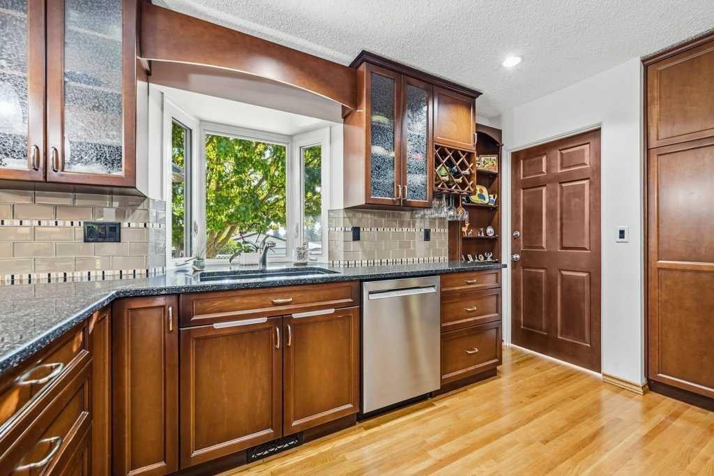 7804 7 Street Sw, Calgary, AB
