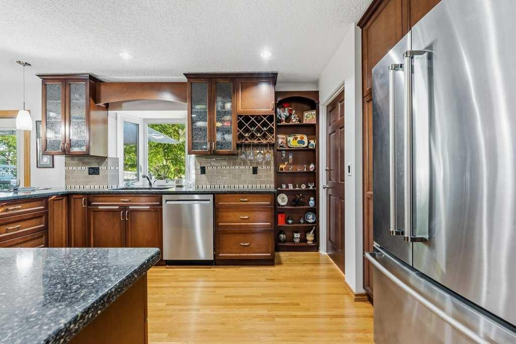 7804 7 Street Sw, Calgary, AB