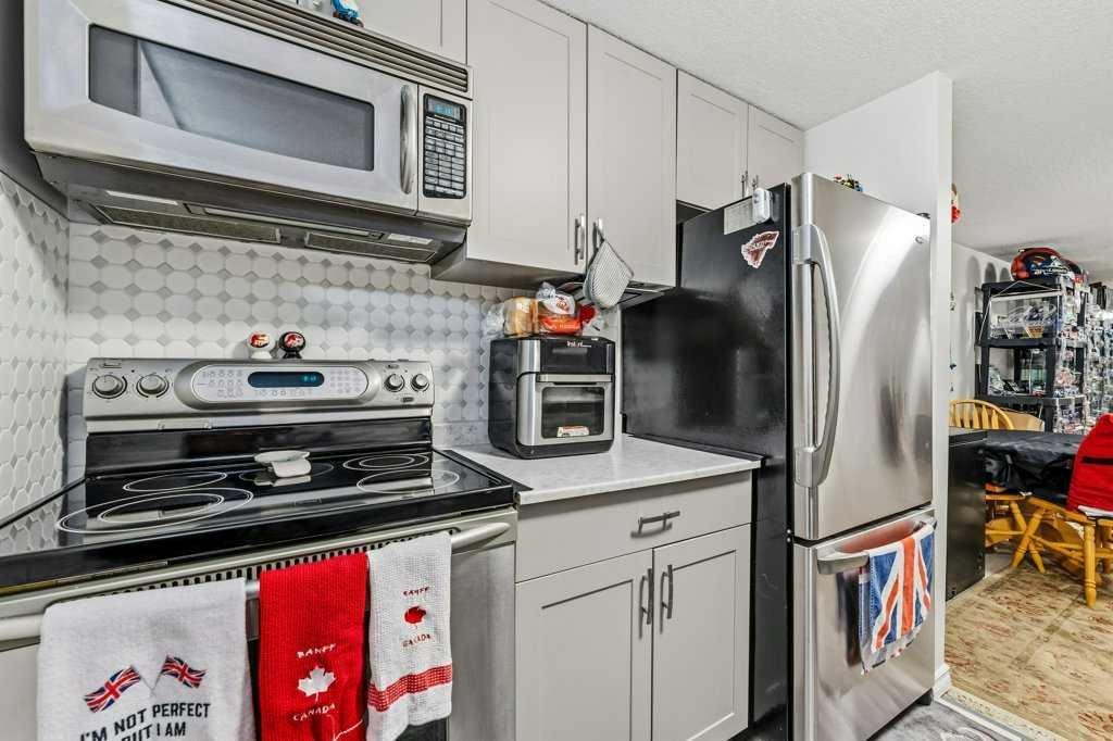 7804 7 Street Sw, Calgary, AB