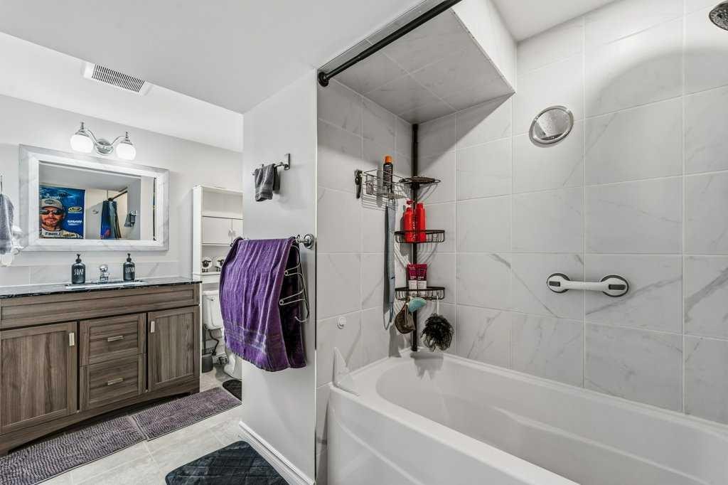 7804 7 Street Sw, Calgary, AB