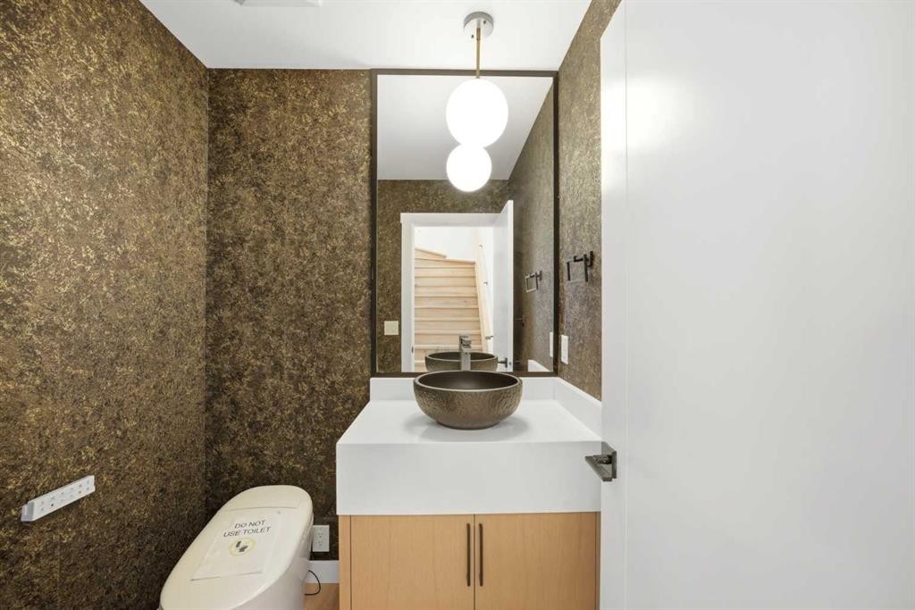 4711 19 Avenue Nw, Calgary, AB