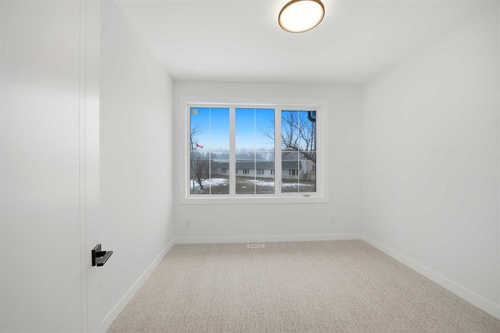 4711 19 Avenue Nw, Calgary, AB