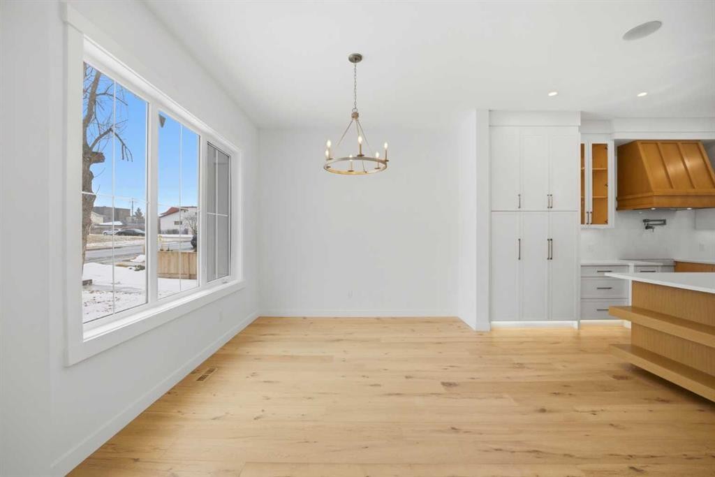 4711 19 Avenue Nw, Calgary, AB