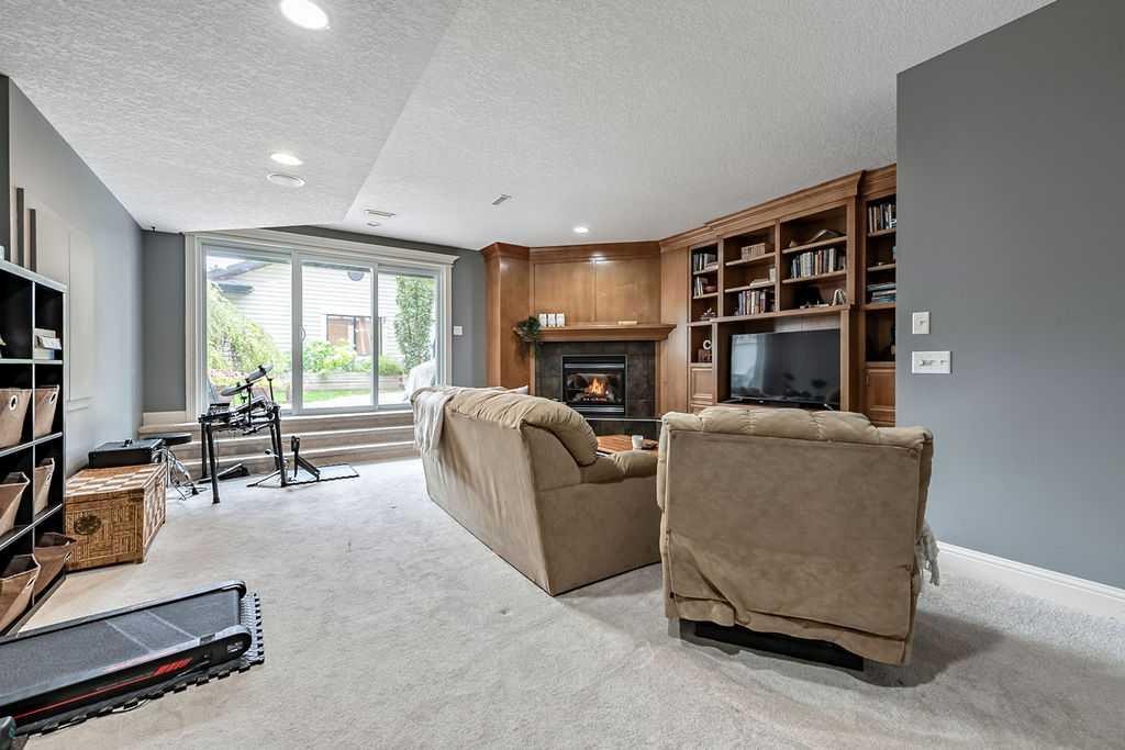 2222 26 Street Sw, Calgary, AB