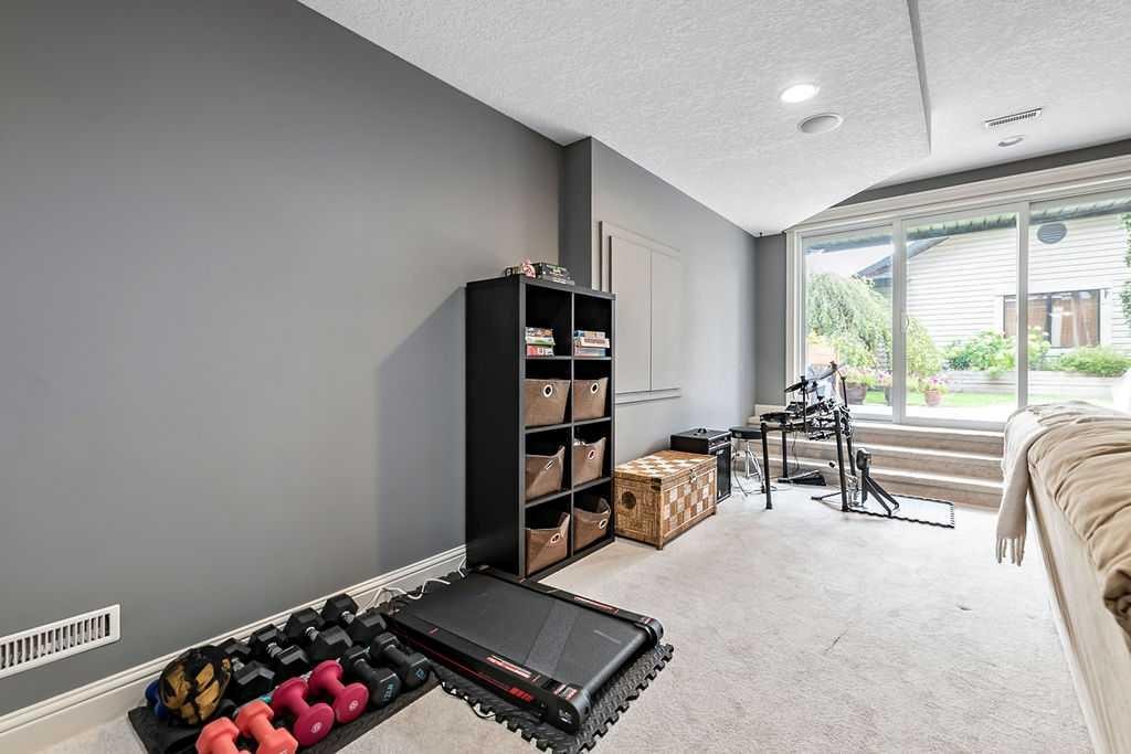 2222 26 Street Sw, Calgary, AB